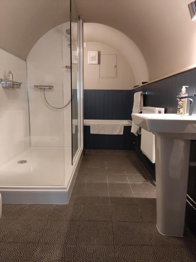 Beautiful Quiet Room In The Heart Of Holmfirth Buitenkant foto